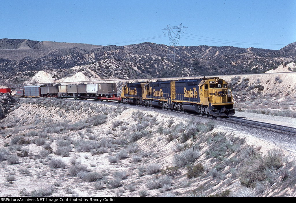 ATSF 5671 East near Cajon Summit